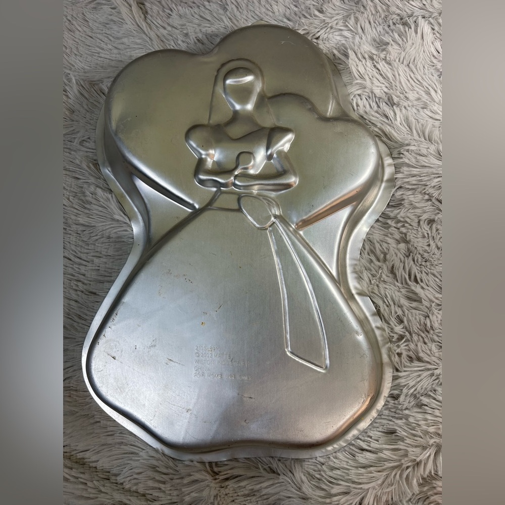2002 Wilton Enchanted Barbie Cake Pan  2105-8910